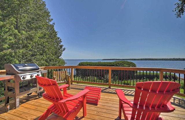 Plattsburgh Home w/Deck on Lake Champlain