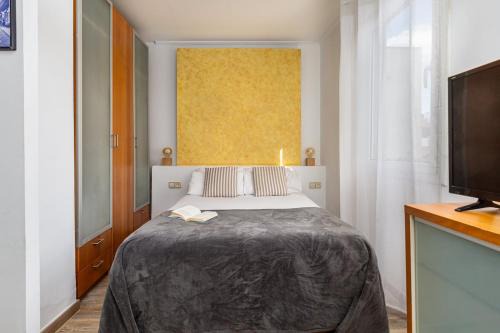 Playa De Bogatell - Soleada Y Serena