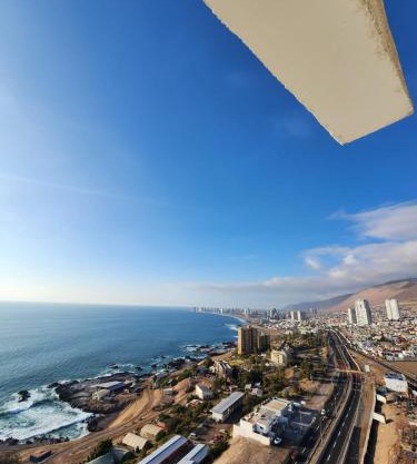Playa Huayquique, primera linea