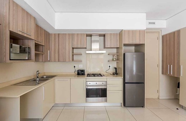 Pleasant 2-bedroom apartment with WiFi in Rosebank