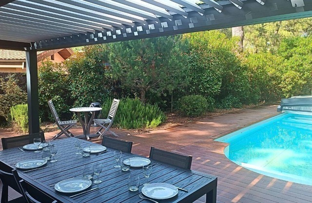 Pleasant spacious and modern villa of 125m² for 8 people
