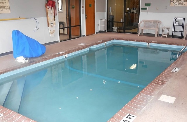 Pleasant Stay, Convenient Location! Free Parking, Free Breakfast, Pool