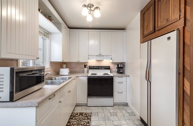 Pleasure Point Surf Retreat