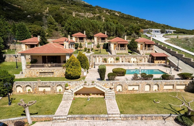 Pleiades Jewels - Corinthos Pool Bliss