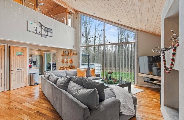 Pocono Scandinavian Cottage by RedAwning