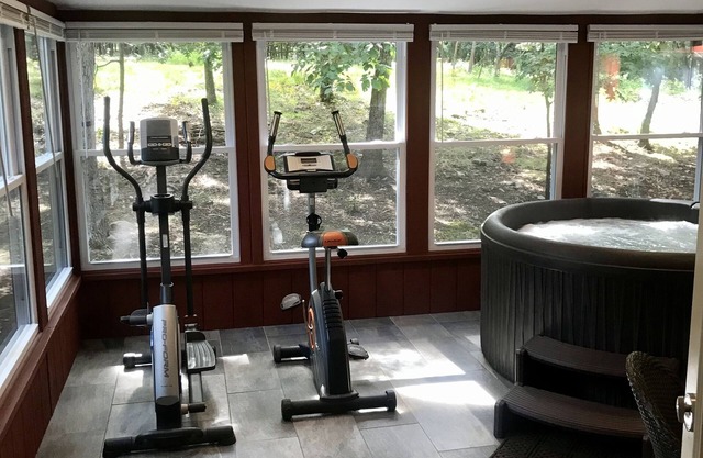 Pocono Villa Hot Tub Sauna Game Room Fire Pit