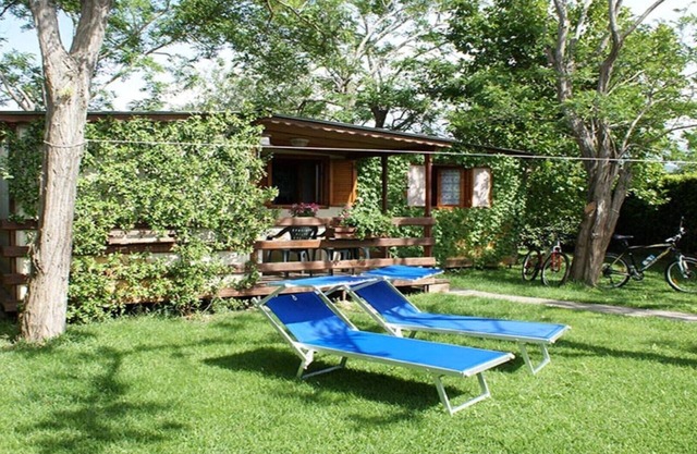 Podere Campi Al Mare. Casa GELSOMINO- POOL - Private garden - jacuzzi - wifi