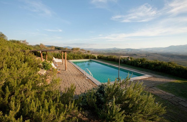 Podere Isabella - Family Villa in the Val d'Orcia