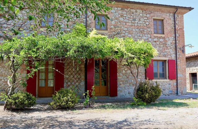 Podere La Sterza Prachtig Huis Midden de Bossen en Heuvels in Toscane
