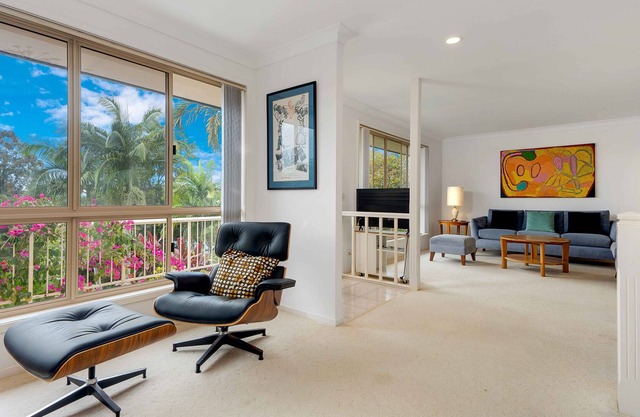 Poinciana - Fabulous coastal home with lush gardens & panoramic views