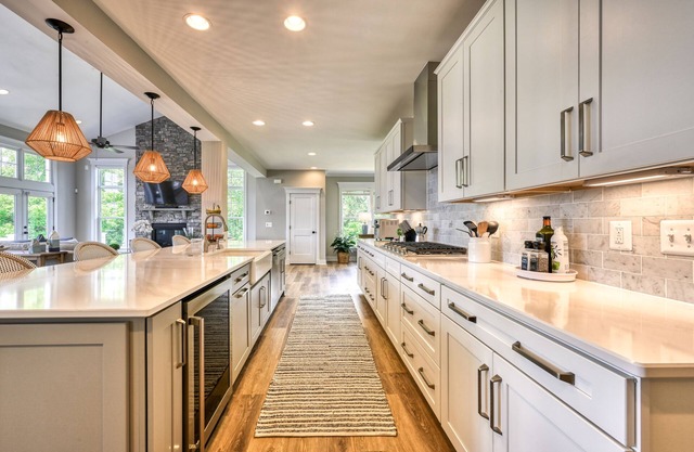 Pointe of View- Immaculate Waterfront Retreat, Firepit, & Amenities