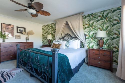 Poker and Golf Club, Stream movies & Sports