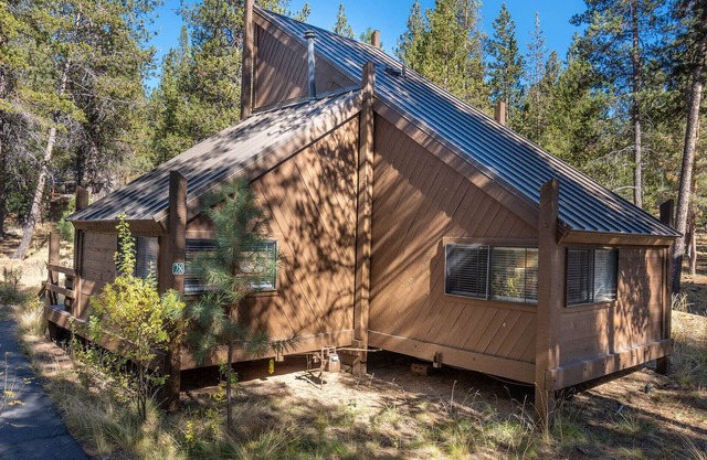 Pole House 28