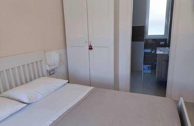 Pompeii Apartment ANNA, central, with free parking.