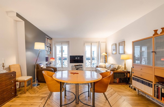 Pompidou Hideaway, by Veeve