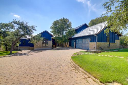 Pool and Covered Patios Sprawling Austin Estate!