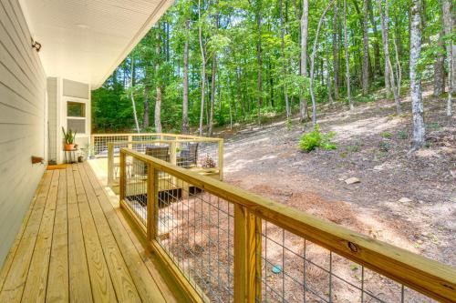 Pool and Golf Access Family Cabin in Clayton