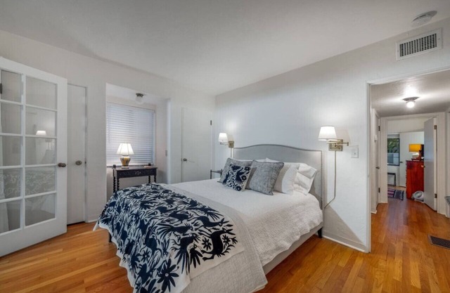 Pool/Fenced Yard/2BR 2BA/Historic & Charming