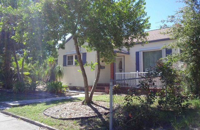 Pool home in Gulfport area