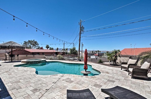 Pool, Hot Tub and Lake Views Lake Havasu Home!