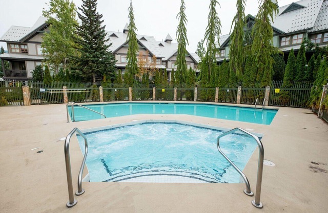 Pool & hot tub | Free parking | Excellent location