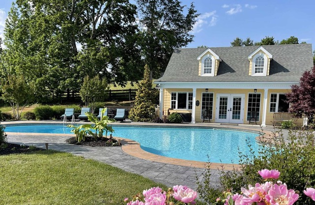 Pool/HotTub/Sauna/Grill/Private/Views/EVCharger