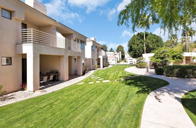 Pool Side, 1st Floor, Lake Subdivision, Walkable, Pet Friendly, Family Friendly