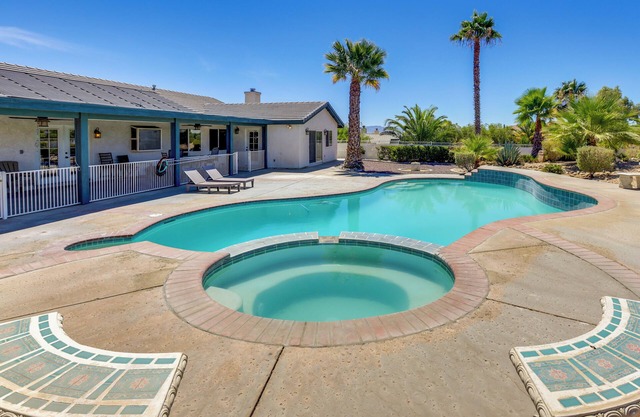 Pool, Spa & Mountain Views: Apple Valley Retreat!