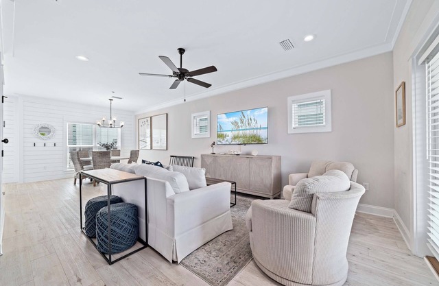 Pool, Walk To Beach & Restaurants, Water Views, Luxe Amenities, 3BR, Sleeps 9