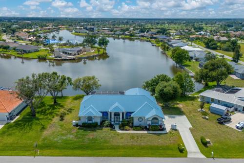 Poolside Bliss and Lake Fun Florida Getaway!