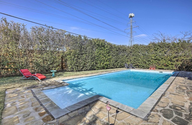 Poolside Oasis: Richardson Home w/Movie Room!