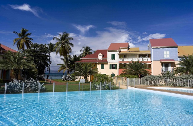 POP'S APARTMENTS, RESIDENCE MARISOL BY THE SEA