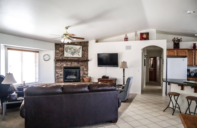 Poppy House: Charming Prescott Getaway ~ Mtn Views