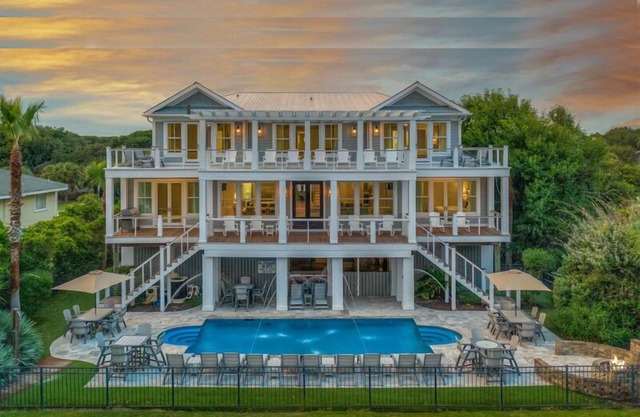 Port of Call on Isle of Palms ~ OCEAN FRONT, Pool, boardwalk, putting green