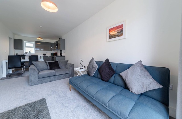 Porth Ed - 2 Bed House - A two bedroom family base just 5 minutes from the beach