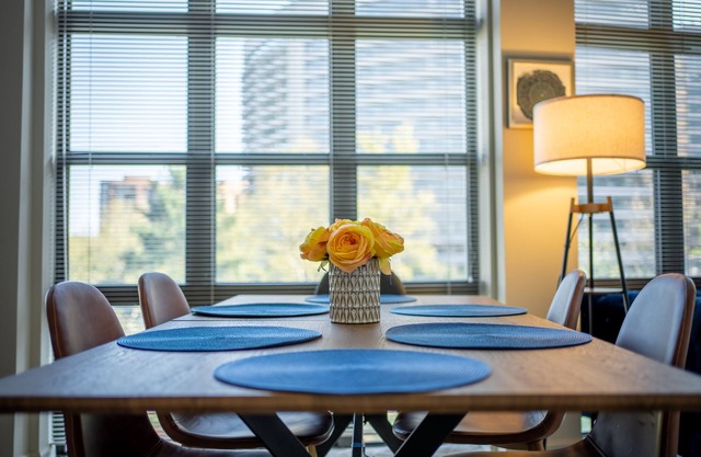 Posh Penthouse DC Getaway 2BR+Office Den Near Boeing Park/DC/Airport/Mall/Metro