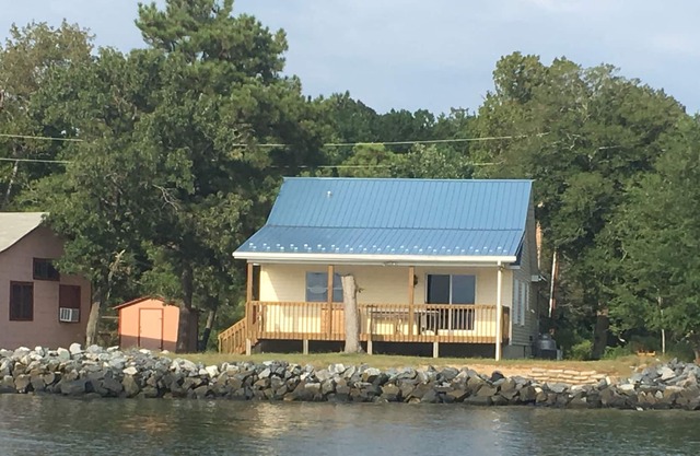 Potomac Vista Cottage by the Small Pond