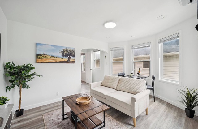 Practical Living - only 15min. drive from Detroit center w/o the downtown price!