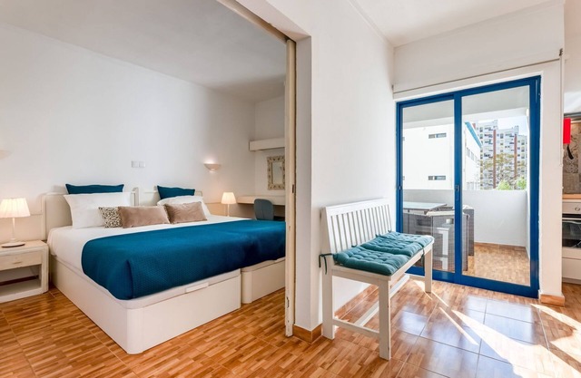 Praia da Rocha Apartment by LovelyStay