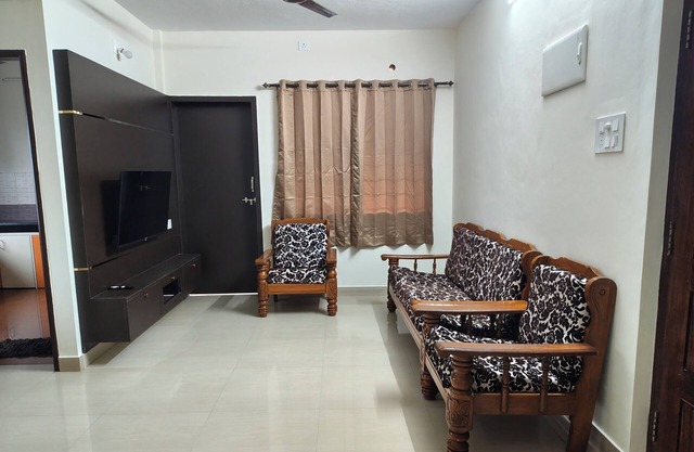 Prateek's apartment near to the Krishna mutt.