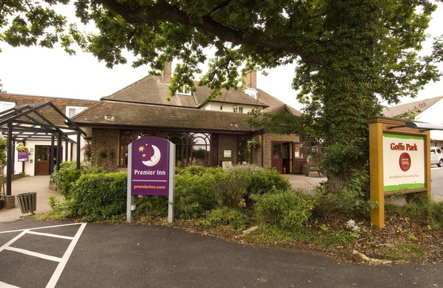 Premier Inn Gatwick Crawley - Goff's Park