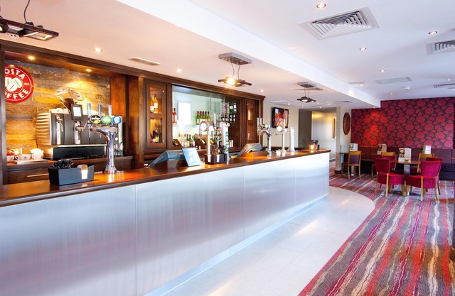 Premier Inn London Gatwick Manor Royal