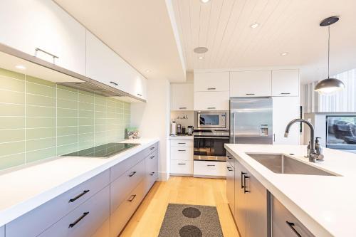 Premium 4-Bedroom Chalet