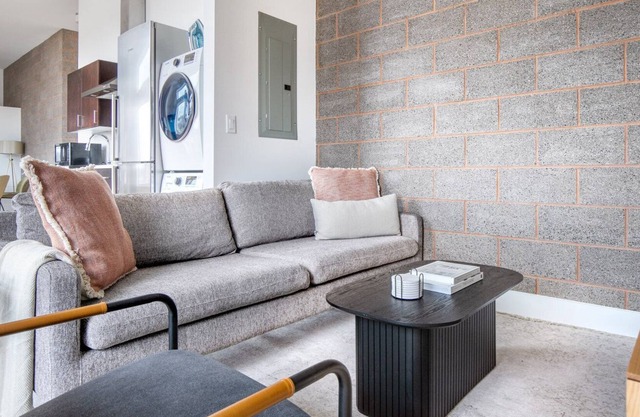 Premium Cherry Creek 2BR w/ W/D, Roof & Lounge, nr mall, by Blueground