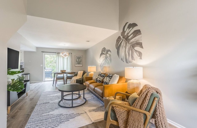 Premium: Corp/Relo Fur Friendly