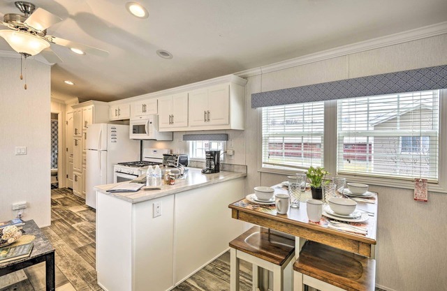 Premium Cottages and Suites Autumn Midweek - 35% OFF Promo!