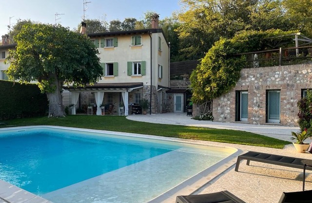 Premium Ferienhaus mit Eigenem Pool in Peschiera del Garda