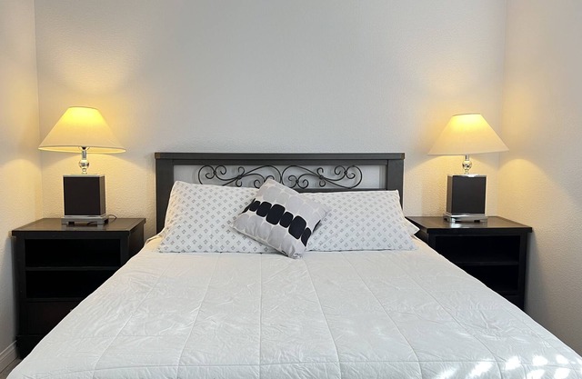 PREMIUM FIVE BEDROOM 5 MINUTES TO SPEEDWAY AND EDC