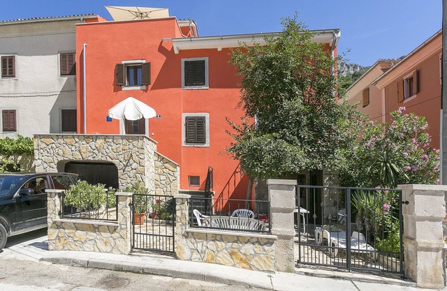 Premium house with roof terrace and unobstructed view of the sea