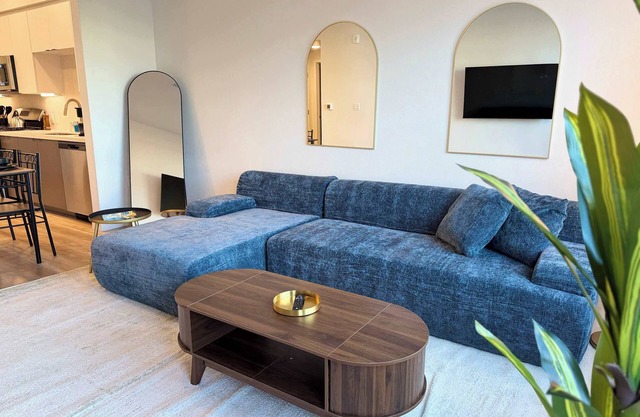Premium Stay 10 Min From Disneyland With Pool & GYM